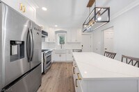 Building Photo - 125 Meisel Ave