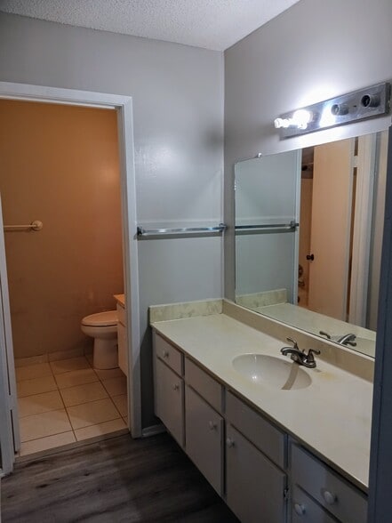 This is a beautiful property that's newly renovated. It's in a great location in the Houston oil cor - 2932 Meadowgrass Ln