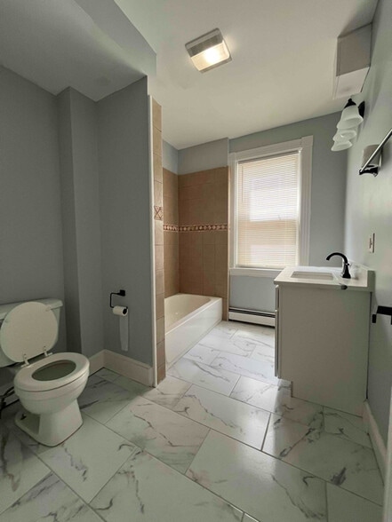 Building Photo - 246 Federal St