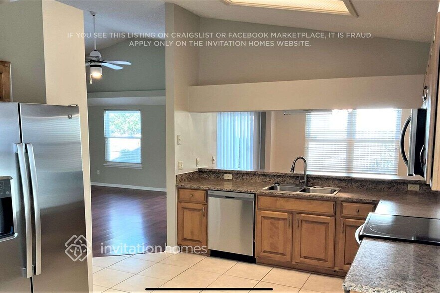 Building Photo - 8488 Branchwater Dr