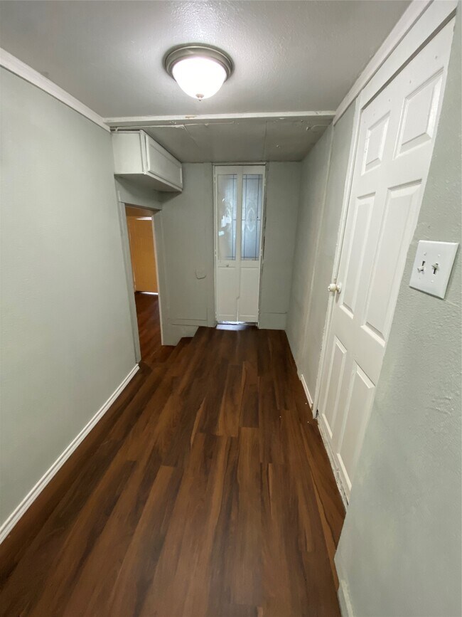 Building Photo - 109 Birchwood Dr