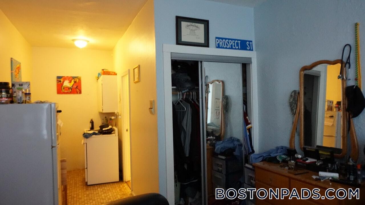 Building Photo - 40 Anderson St