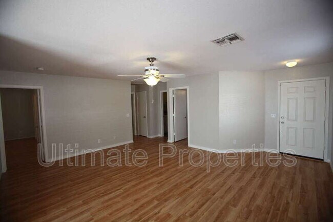 Building Photo - 15761 N 138th Ave