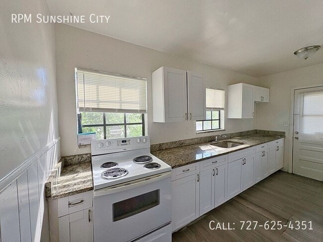 Building Photo - 3467 16th Ave S