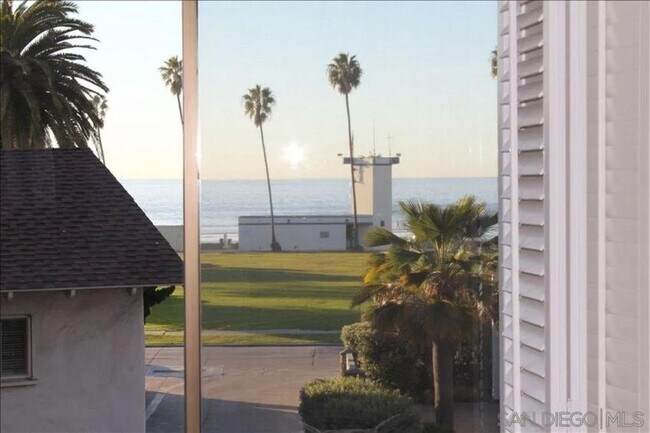 Building Photo - 8263 Camino Del Oro