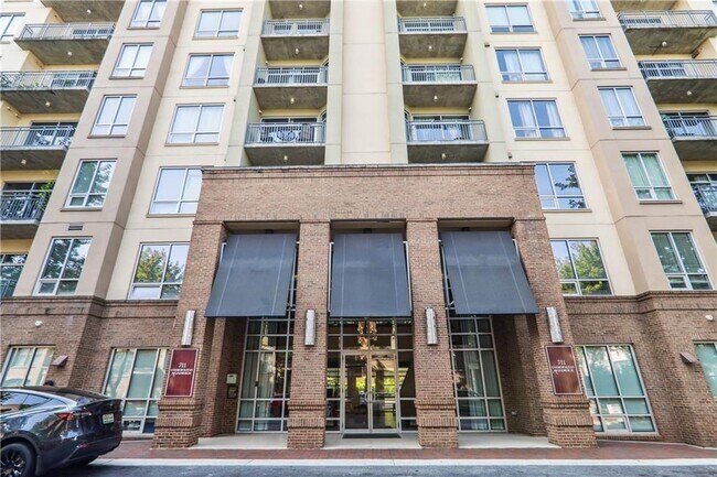 Building Photo - 711 Cosmopolitan Dr NE