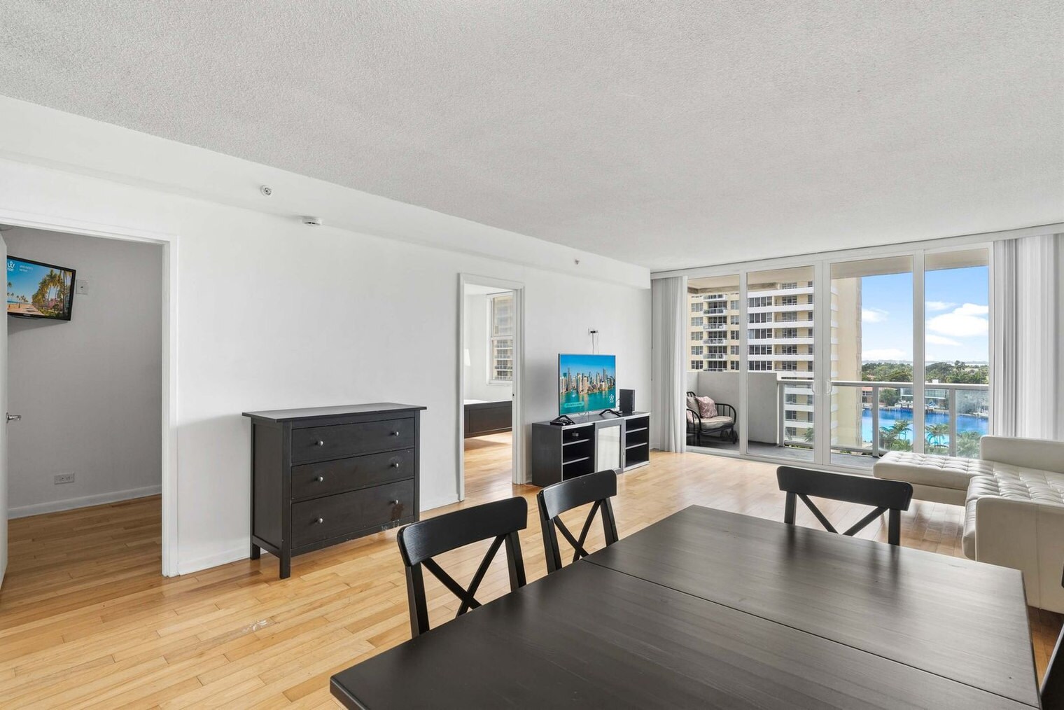 Building Photo - 5599 Collins Ave