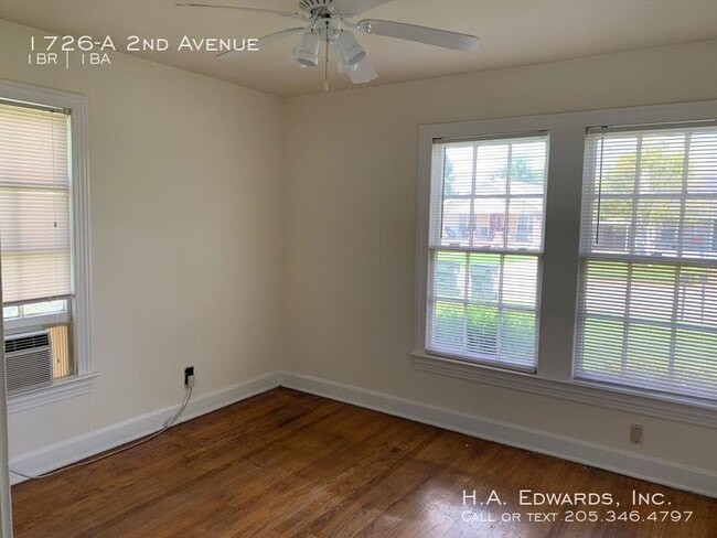 Building Photo - 1726 2nd Ave