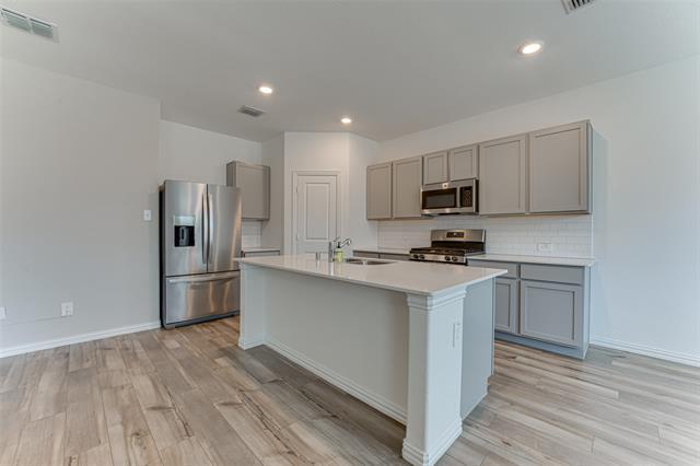 Building Photo - 832 Tulip Ct