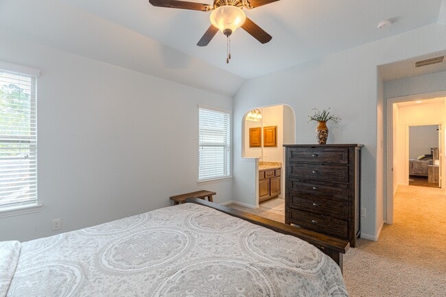 Building Photo - 30 Fury Ranch Pl