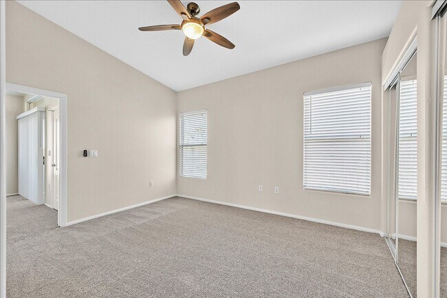 Building Photo - Gorgeous 2 Story Condo in Henderson with S...