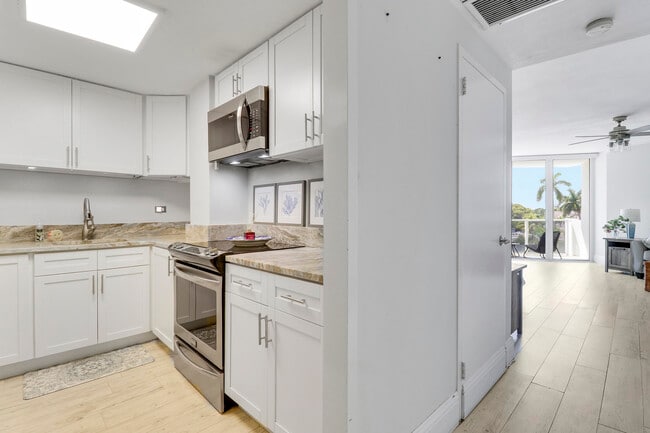 Building Photo - 2800 N Flagler Dr