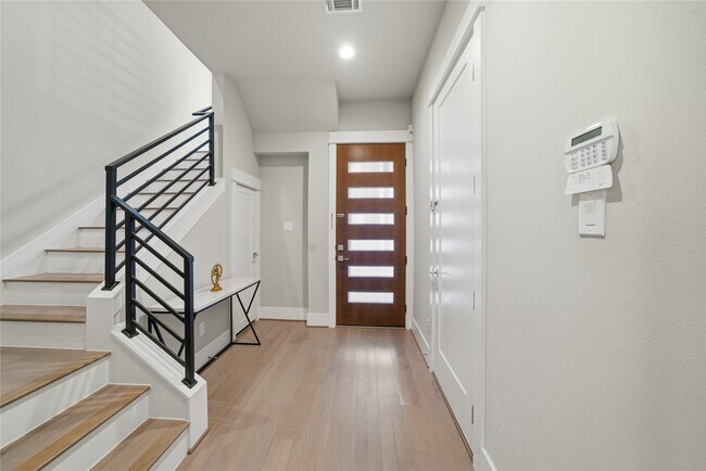 Building Photo - 1615 Wheeler Ave