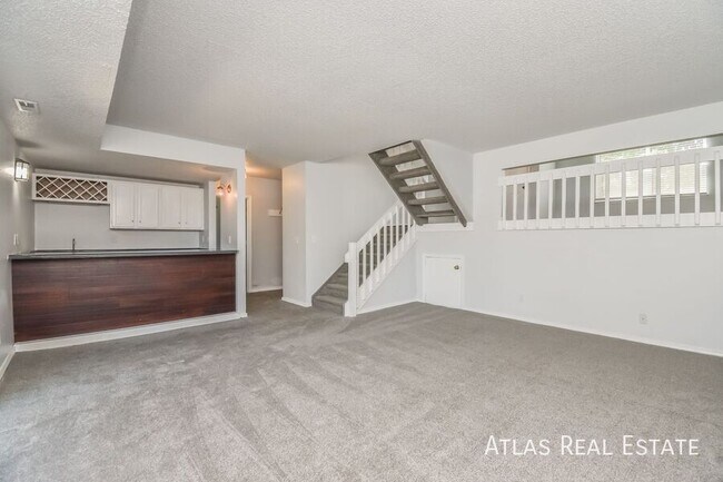 Building Photo - 3724 Adirondack Dr