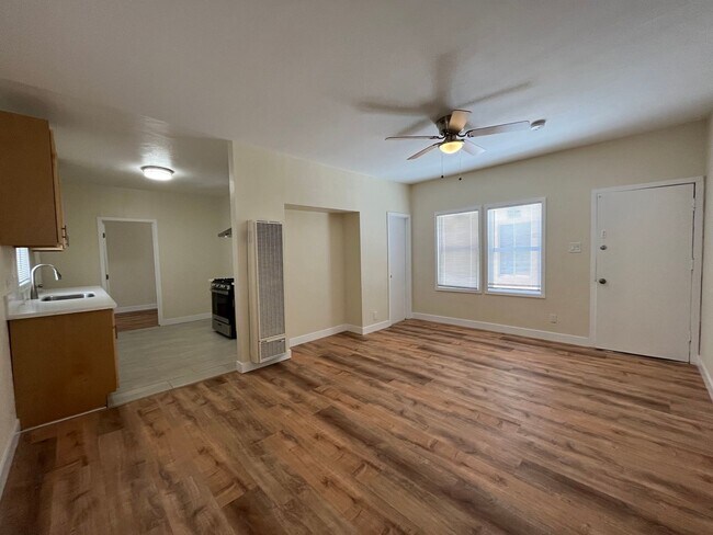 Building Photo - BELLA APARTMENTS: Beautiful 1 Bed - 1 Bath