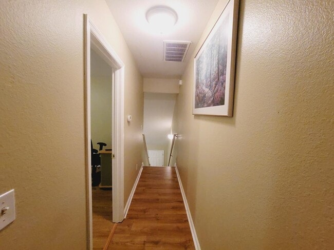 Building Photo - 1926 Fannie Dr