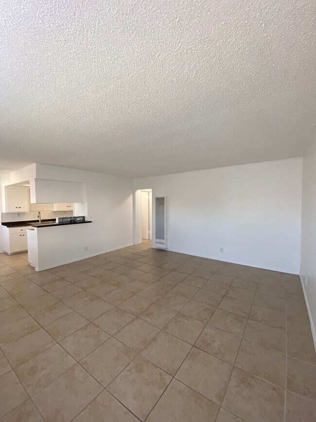 Interior Photo - p1736