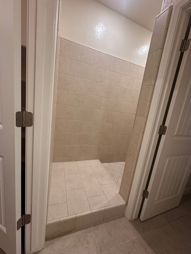 Building Photo - Must see this immaculate home!!!