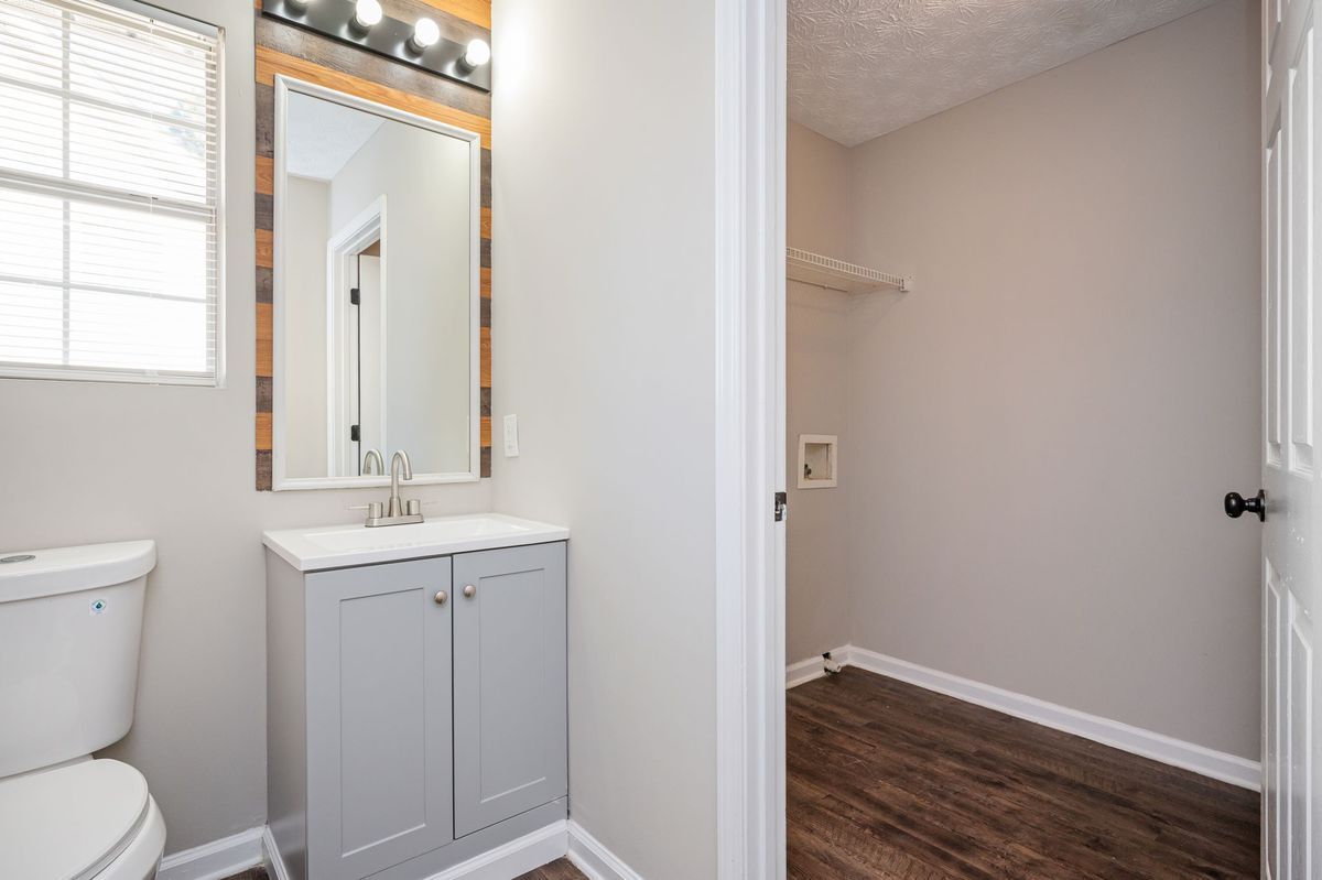 Building Photo - 3375 River Run Trail