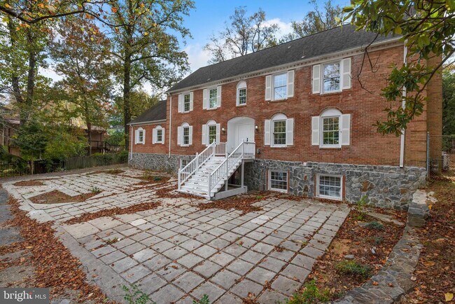 Building Photo - 7320 Bradley Blvd