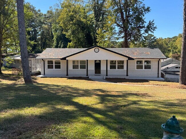 Building Photo - 3702 Chesapeake Way