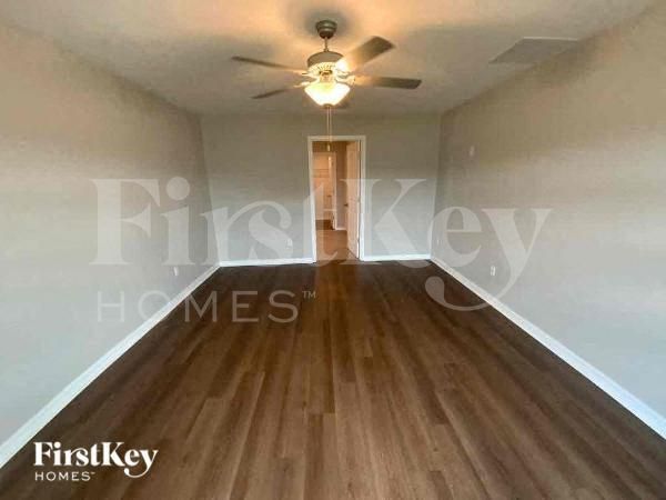 Building Photo - 7077 Emerald Spring Loop