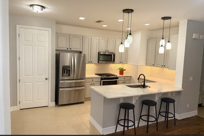 Building Photo - 531 Hedgewood Dr