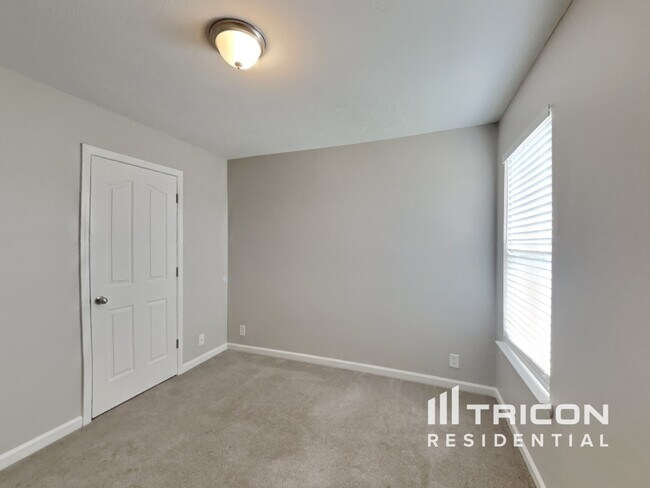Building Photo - 820 Chickamauga Dr