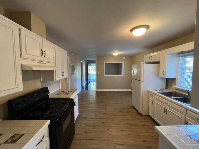 Building Photo - **UPCOMING**East Columbus 3 bedroom/2 bathroom Home for Rent***