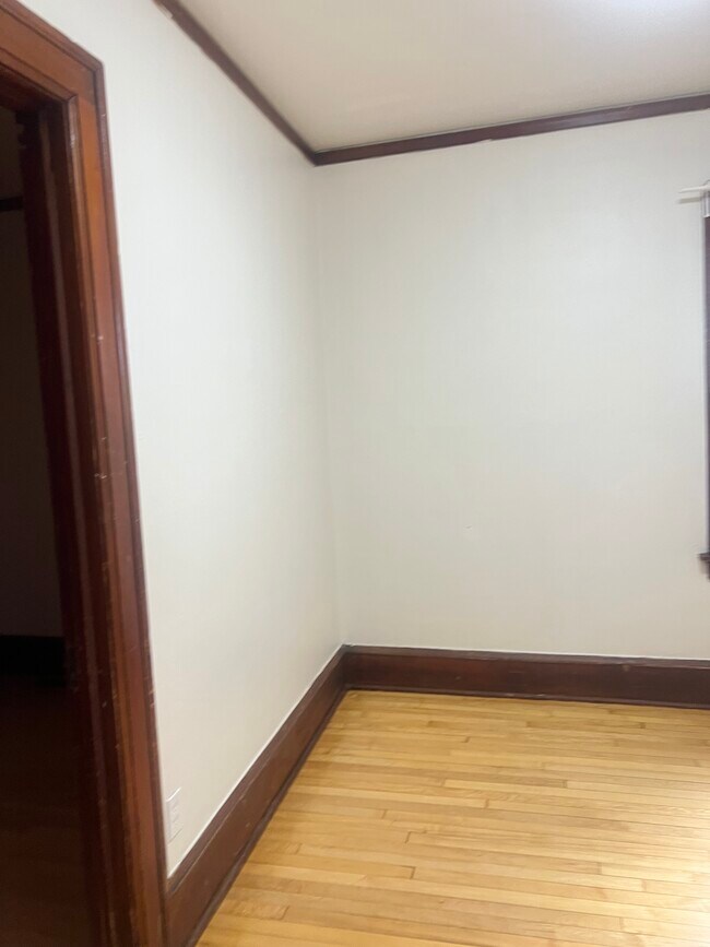 Building Photo - 319 E Montana St