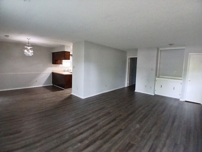 Building Photo - Freshly Transformed 3 bedroom home - Open To Section 8