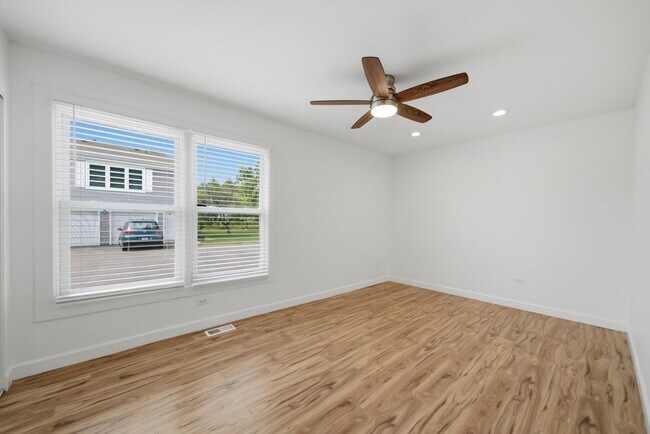 Building Photo - 1046 Hampton Harbor