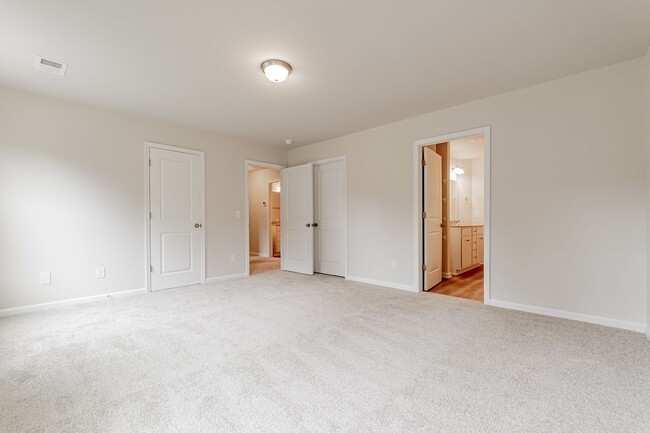 Building Photo - Like-New 4 Bedroom Home in Boulder Ridge –...