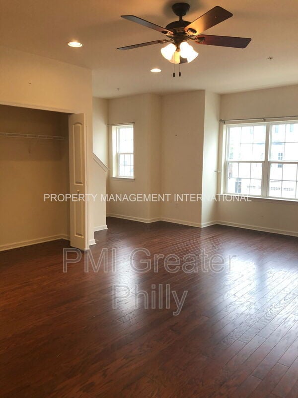 Building Photo - 106 Mercer Ct