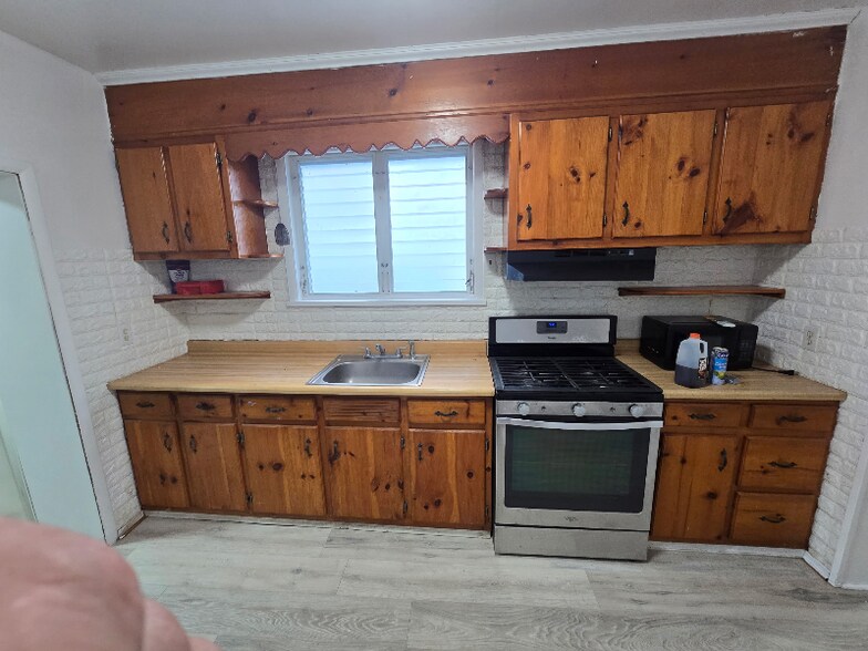 Building Photo - 723 E Woodlawn St