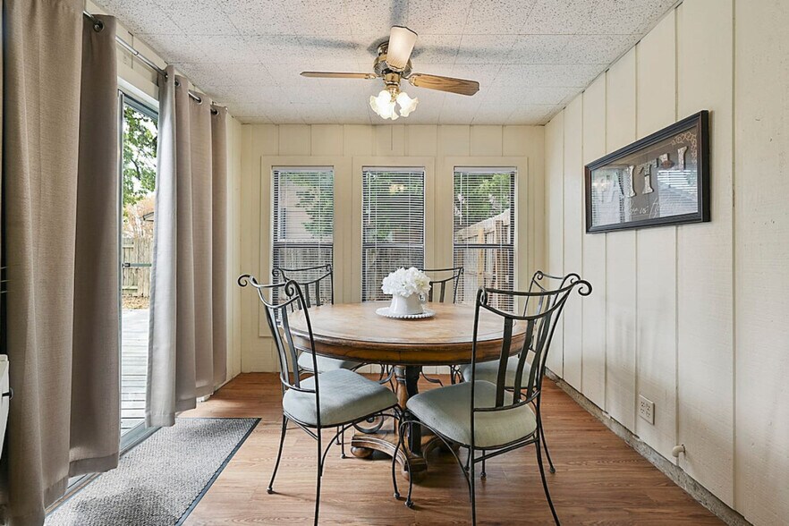 Building Photo - 3906 Sioux Cir