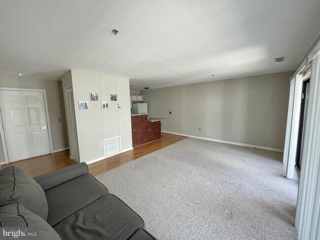 Building Photo - 2702 Lighthouse Point E