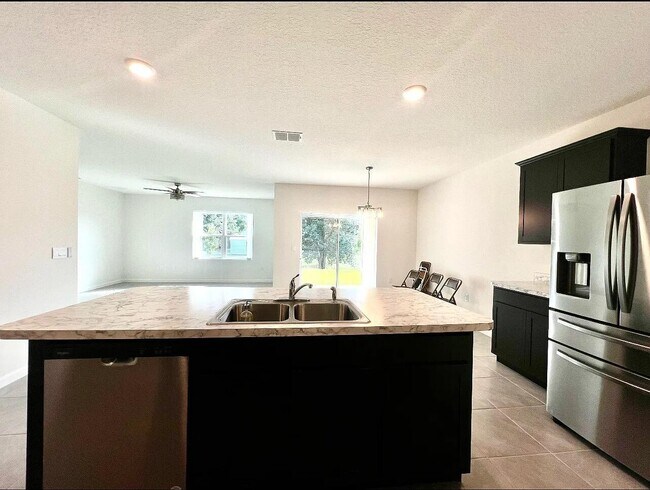 Building Photo - 498 Periwinkle Dr