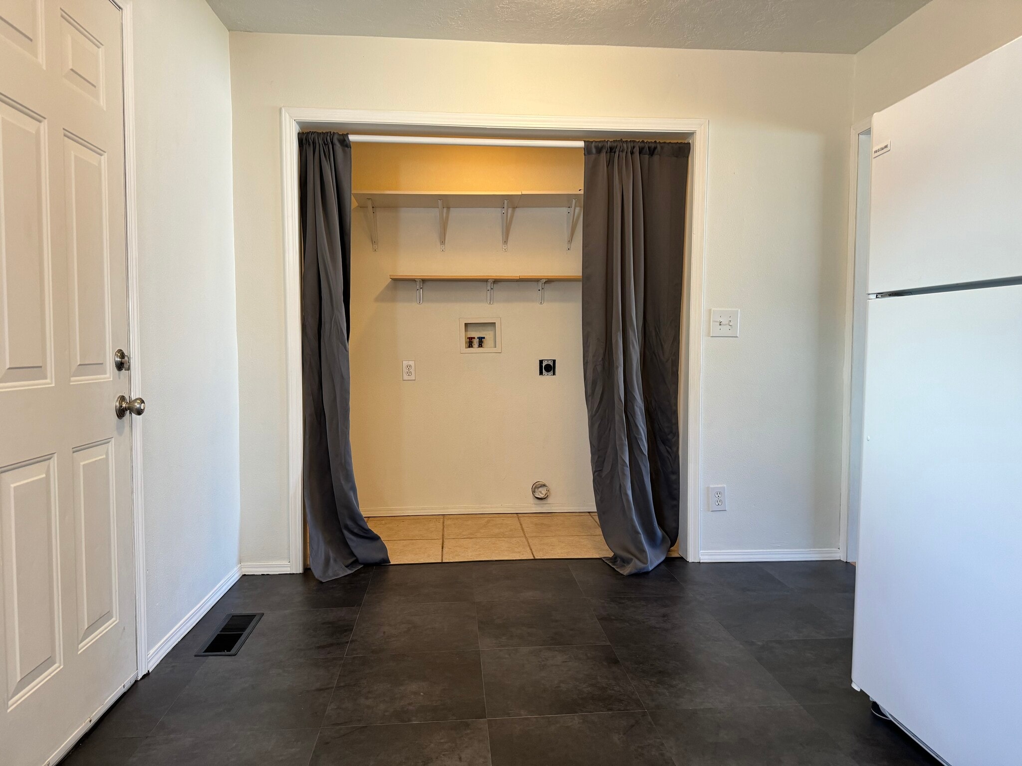 Building Photo - 5431 NE 16th Ave