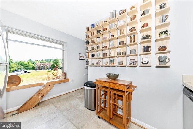 Building Photo - 6631 Beach Dr