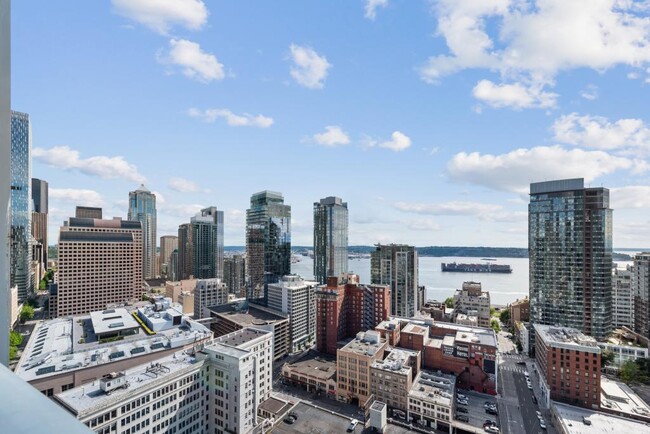 Building Photo - The Escala Condominiums - 3 bedrooms