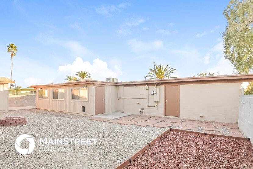 Building Photo - 5913 E Lester Dr