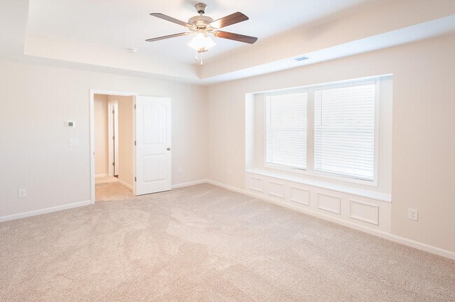 Building Photo - 220 Carvel Trl