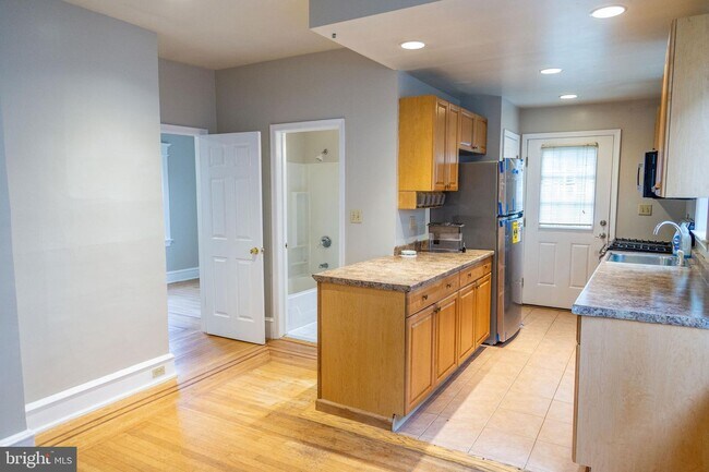 Building Photo - 20 Crestmont Terrace