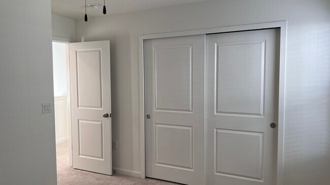 Building Photo - Charming 3 beds 2 baths in Commerce City!