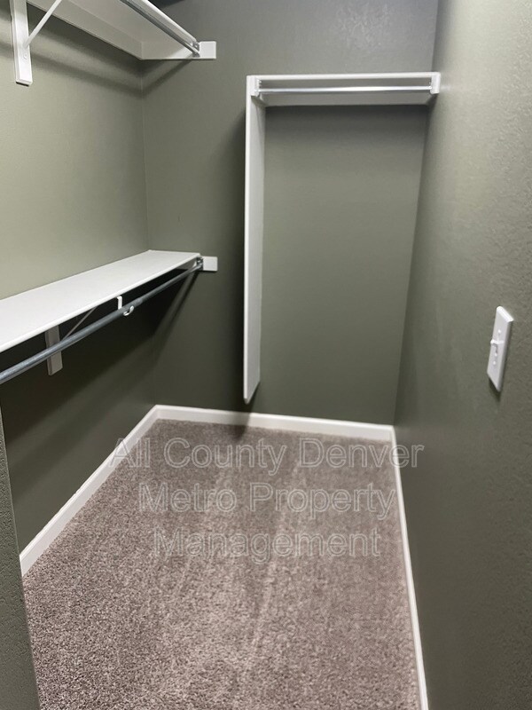 Building Photo - 5014 Everett St