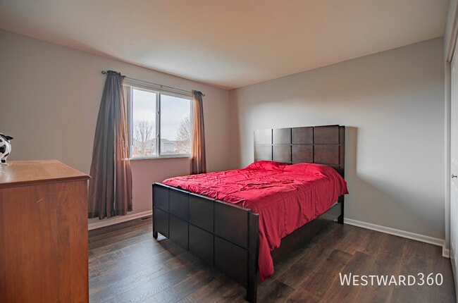 Building Photo - 2971 Ellsworth Dr