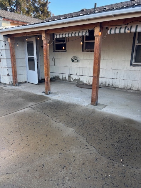 Building Photo - 807 S Maple St