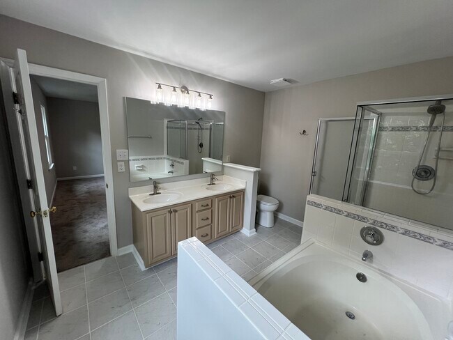 Building Photo - 206 Penchant Ct