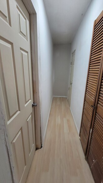 Hall way with closet - 608 California St